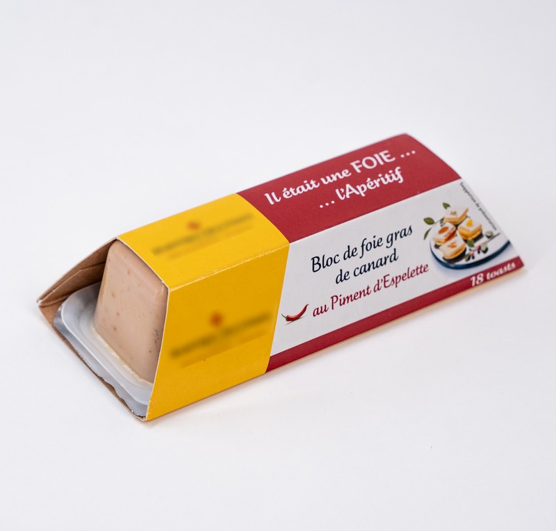 Barquette en plastique spécialement conçue pour le conditionnement du foie gras, assurant une présentation élégante et une conservation optimale